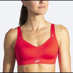 Brooks Holds Me In 34A/B Wireless Sports Bra